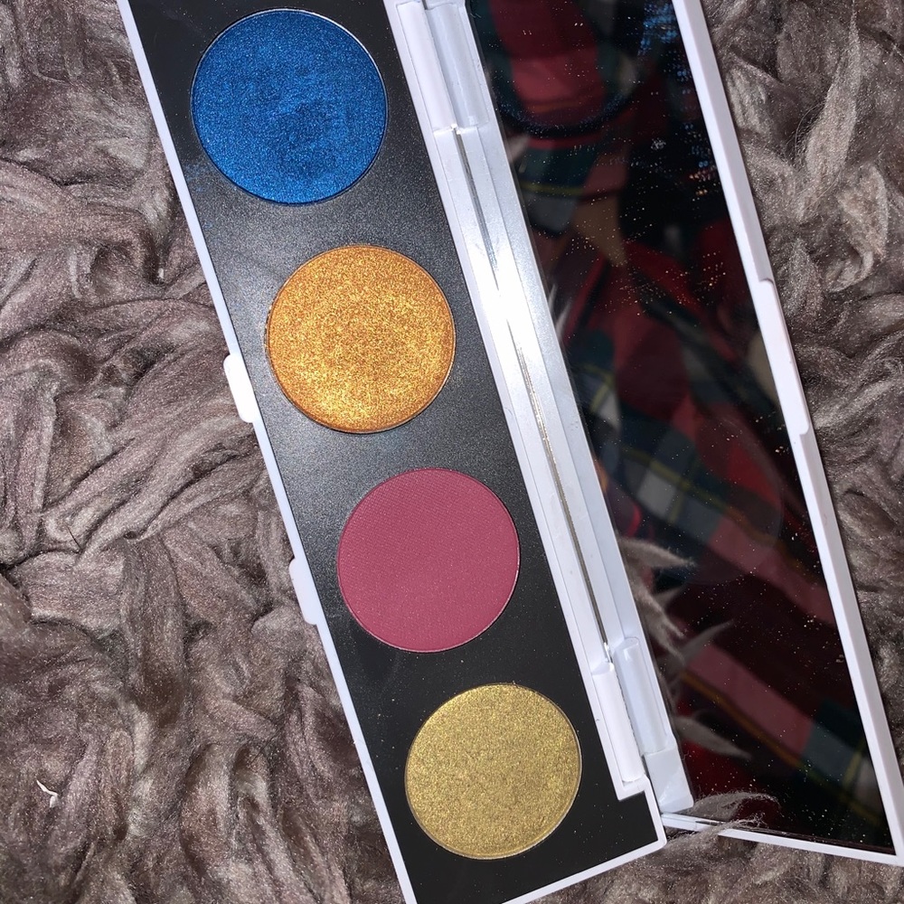Colourpop eyeshadow pallet